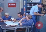 Immagine di Ufficiali dello squadrone della Marina DEGLI STATI UNITI San Diego California USA, 1974, secondo 8 filmato di repertorio 65675080447