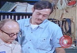 Immagine di Ufficiali dello squadrone della Marina DEGLI STATI UNITI San Diego California USA, 1974, secondo 17 filmato di repertorio 65675080447