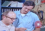 Immagine di Ufficiali dello squadrone della Marina DEGLI STATI UNITI San Diego California USA, 1974, secondo 22 filmato di repertorio 65675080447