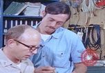 Immagine di Ufficiali dello squadrone della Marina DEGLI STATI UNITI San Diego California USA, 1974, secondo 23 filmato di repertorio 65675080447