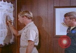 Immagine di Ufficiali dello squadrone della Marina DEGLI STATI UNITI San Diego California USA, 1974, secondo 30 filmato di repertorio 65675080447