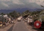 Image Route du village du Vietnam Vietnam, 1967, de la seconde 32 séquences d'archives historiques vidéo 65675080534