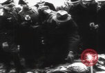 Immagine di Katyn massacro vittime autopsia Unione Sovietica, 1943, secondo 37 filmato di repertorio 65675080538