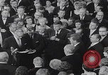 Standbild Präsident Kennedy Wiesbaden Funktion Wiesbaden Deutschland, 1963, aus Sekunde 27 historischem Filmmaterial Videoclip 65675080552
