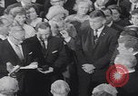 Standbild Präsident Kennedy Wiesbaden Funktion Wiesbaden Deutschland, 1963, aus Sekunde 28 historischem Filmmaterial Videoclip 65675080552
