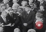 Standbild Präsident Kennedy Wiesbaden Funktion Wiesbaden Deutschland, 1963, aus Sekunde 30 historischem Filmmaterial Videoclip 65675080552