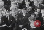 Standbild Präsident Kennedy Wiesbaden Funktion Wiesbaden Deutschland, 1963, aus Sekunde 34 historischem Filmmaterial Videoclip 65675080552