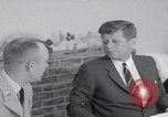 Standbild Präsident Kennedy besucht Hanau Fliegerhorst Kaserne Post Hanau Deutschland, 1963, aus Sekunde 3 historischem Filmmaterial Videoclip 65675080553