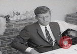Standbild Präsident Kennedy besucht Hanau Fliegerhorst Kaserne Post Hanau Deutschland, 1963, aus Sekunde 8 historischem Filmmaterial Videoclip 65675080553