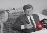 Standbild Präsident Kennedy besucht Hanau Fliegerhorst Kaserne Post Hanau Deutschland, 1963, aus Sekunde 9 historischem Filmmaterial Videoclip 65675080553