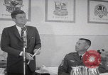Standbild Präsident Kennedy besucht Hanau Fliegerhorst Kaserne Post Hanau Deutschland, 1963, aus Sekunde 53 historischem Filmmaterial Videoclip 65675080553