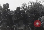 Standbild Präsident Kennedy überreicht Medaille Washington DC USA, 1963, aus Sekunde 35 historischem Filmmaterial Videoclip 65675080554
