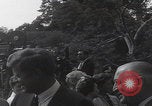 Standbild Präsident Kennedy überreicht Medaille Washington DC USA, 1963, aus Sekunde 37 historischem Filmmaterial Videoclip 65675080554