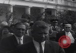 Standbild Präsident Kennedy überreicht Medaille Washington DC USA, 1963, aus Sekunde 55 historischem Filmmaterial Videoclip 65675080554