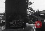 Immagine di Dedica commemorativa al Presidente Kennedy Yokota AFB Fussa Japan, 1963, secondo 45 filmato di repertorio 65675080564