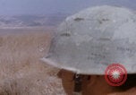 Immagine di 5th Marine Div distribuisce il Vietnam Vietnam, 1966, secondo 13 filmato di repertorio 65675080571