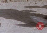 Immagine di 5th Marine Div distribuisce il Vietnam Vietnam, 1966, secondo 15 filmato di repertorio 65675080571