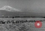 Standbild Shinto-Pilger Japan, 1937, aus Sekunde 21 historischem Filmmaterial Videoclip 65675080583