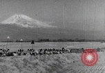 Standbild Shinto-Pilger Japan, 1937, aus Sekunde 22 historischem Filmmaterial Videoclip 65675080583