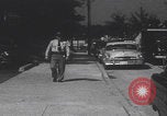Standbild Einbruchversuch United States USA, 1959, aus Sekunde 4 historischem Filmmaterial Videoclip 65675080591