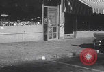 Standbild Einbruchversuch United States USA, 1959, aus Sekunde 7 historischem Filmmaterial Videoclip 65675080591