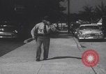 Standbild Einbruchversuch United States USA, 1959, aus Sekunde 10 historischem Filmmaterial Videoclip 65675080591