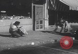 Standbild Einbruchversuch United States USA, 1959, aus Sekunde 17 historischem Filmmaterial Videoclip 65675080591