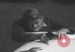 Standbild Einbruchversuch United States USA, 1959, aus Sekunde 21 historischem Filmmaterial Videoclip 65675080591