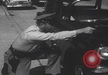 Standbild Einbruchversuch United States USA, 1959, aus Sekunde 23 historischem Filmmaterial Videoclip 65675080591