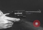 Standbild Einbruchversuch United States USA, 1959, aus Sekunde 24 historischem Filmmaterial Videoclip 65675080591