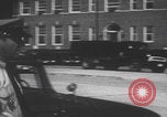 Standbild Einbruchversuch United States USA, 1959, aus Sekunde 31 historischem Filmmaterial Videoclip 65675080591