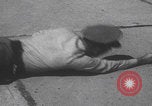 Standbild Einbruchversuch United States USA, 1959, aus Sekunde 40 historischem Filmmaterial Videoclip 65675080591