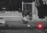 Standbild Einbruchversuch United States USA, 1959, aus Sekunde 43 historischem Filmmaterial Videoclip 65675080591