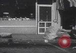 Standbild Einbruchversuch United States USA, 1959, aus Sekunde 45 historischem Filmmaterial Videoclip 65675080591