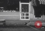 Standbild Einbruchversuch United States USA, 1959, aus Sekunde 48 historischem Filmmaterial Videoclip 65675080591