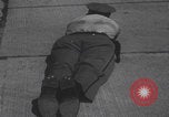 Standbild Einbruchversuch United States USA, 1959, aus Sekunde 55 historischem Filmmaterial Videoclip 65675080591