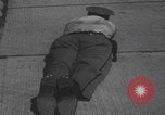 Standbild Einbruchversuch United States USA, 1959, aus Sekunde 56 historischem Filmmaterial Videoclip 65675080591