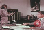 Immagine di Esaminatore di documenti di laboratorio dell'FBI Quantico Virginia USA, 1967, secondo 3 filmato di repertorio 65675080601