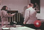 Immagine di Esaminatore di documenti di laboratorio dell'FBI Quantico Virginia USA, 1967, secondo 5 filmato di repertorio 65675080601