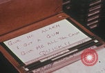 Immagine di Esaminatore di documenti di laboratorio dell'FBI Quantico Virginia USA, 1967, secondo 7 filmato di repertorio 65675080601