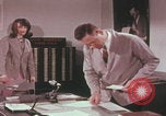 Immagine di Esaminatore di documenti di laboratorio dell'FBI Quantico Virginia USA, 1967, secondo 21 filmato di repertorio 65675080601
