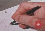 Immagine di Esaminatore di documenti di laboratorio dell'FBI Quantico Virginia USA, 1967, secondo 61 filmato di repertorio 65675080601