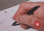 Immagine di Esaminatore di documenti di laboratorio dell'FBI Quantico Virginia USA, 1967, secondo 62 filmato di repertorio 65675080601