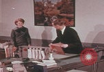 Image Travail d'examinateur de laboratoire du FBI United States USA, 1967, de la seconde 6 séquences d'archives historiques vidéo 65675080602