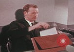 Image Travail d'examinateur de laboratoire du FBI United States USA, 1967, de la seconde 9 séquences d'archives historiques vidéo 65675080602