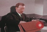 Image Travail d'examinateur de laboratoire du FBI United States USA, 1967, de la seconde 11 séquences d'archives historiques vidéo 65675080602