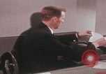 Image Travail d'examinateur de laboratoire du FBI United States USA, 1967, de la seconde 16 séquences d'archives historiques vidéo 65675080602
