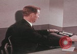 Image Travail d'examinateur de laboratoire du FBI United States USA, 1967, de la seconde 20 séquences d'archives historiques vidéo 65675080602