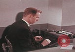 Image Travail d'examinateur de laboratoire du FBI United States USA, 1967, de la seconde 32 séquences d'archives historiques vidéo 65675080602
