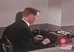 Image Travail d'examinateur de laboratoire du FBI United States USA, 1967, de la seconde 36 séquences d'archives historiques vidéo 65675080602